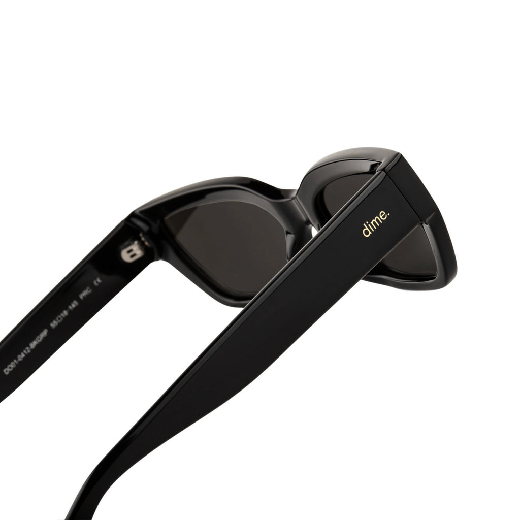 les do makeup fiancé sunglasses black + grey polarized dime optics
