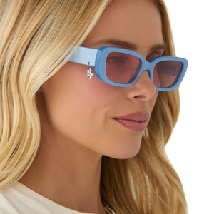 CHER - LIGHT BLUE + PINK GRADIENT SUNGLASSES